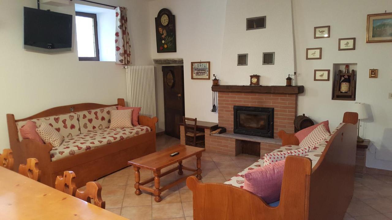 La Taverna Di Tony Bed and Breakfast Montalto Dora Εξωτερικό φωτογραφία